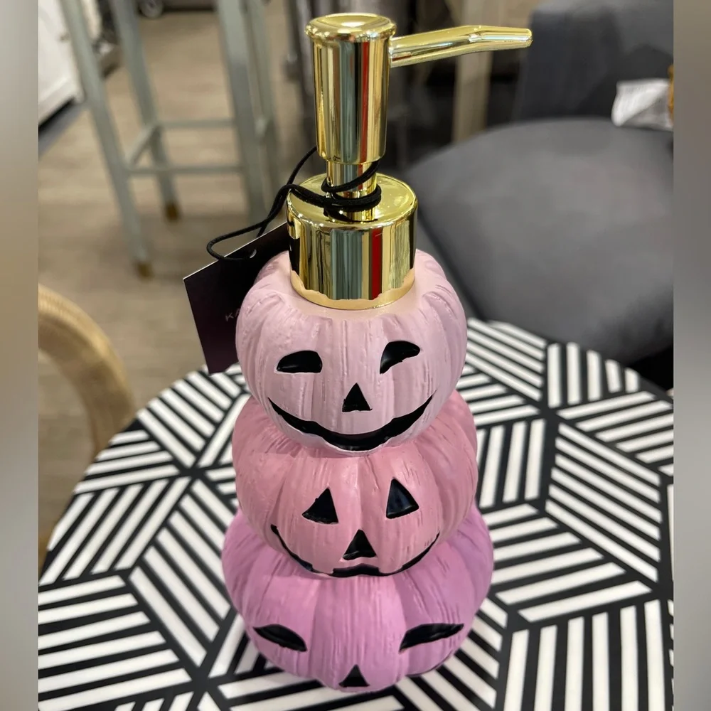 Pink Halloween Ombré lavender/Pink Pumpkin Jack-o’-lantern Soap Dispenser NWT